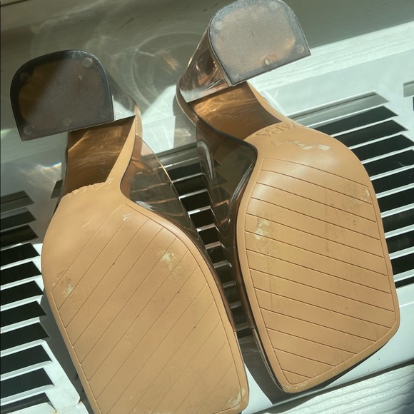 Front vinyl strap with squared vamp and transparent heels. Only worn once. - Picture 4 of 5